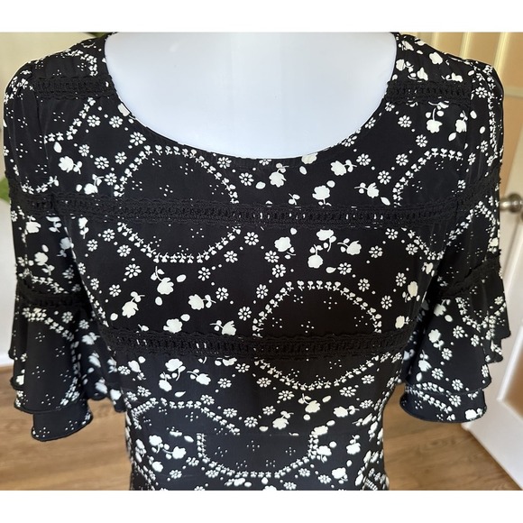 Free People Black White Floral Print Boho Dress Size 2 Ruffle Bell Sleeve - Picture 4 of 9
